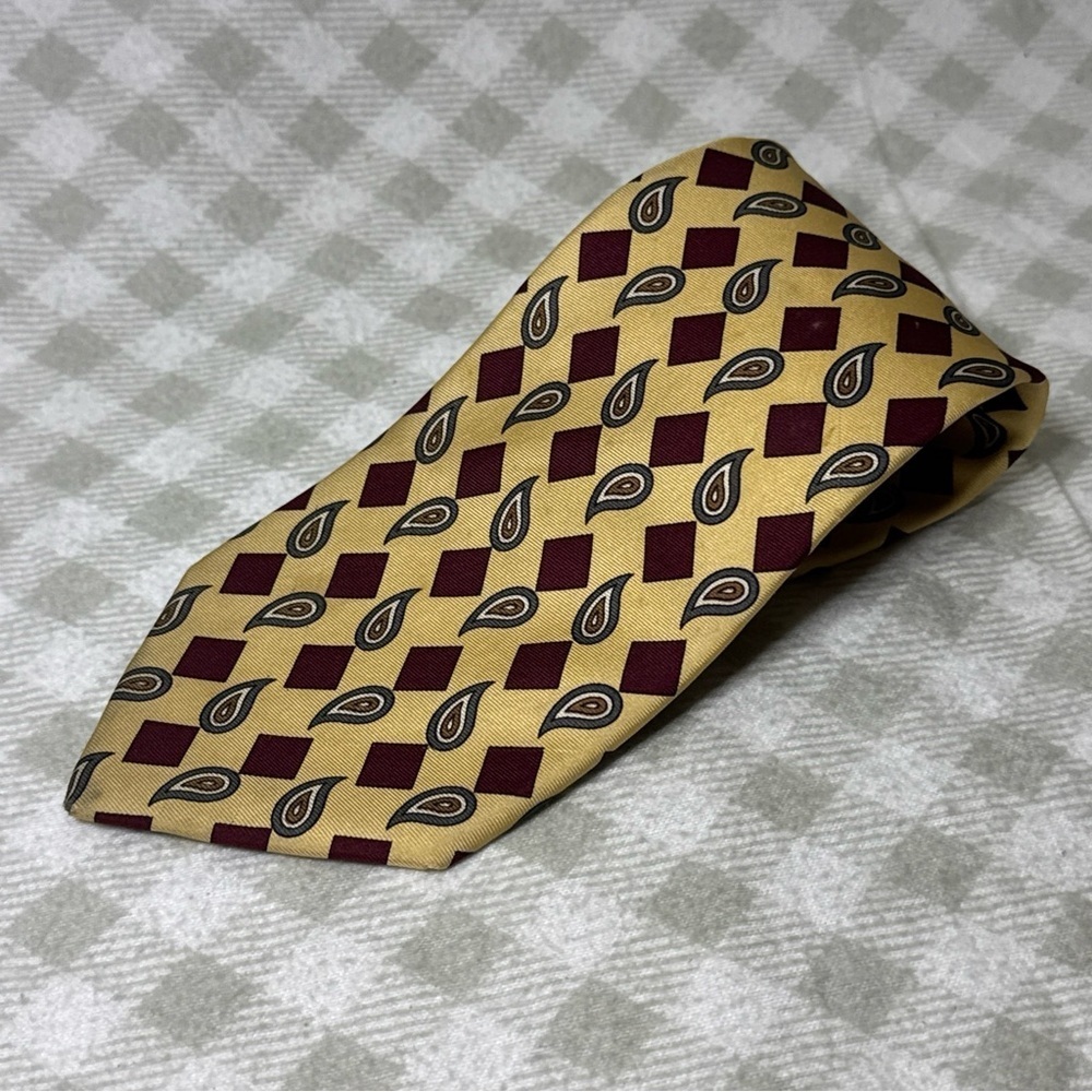 BROOKS BROTHERS Makers Men's 100% Silk Necktie USA Designer PAISLEY Red/Blue GUC - Picture 2 of 5